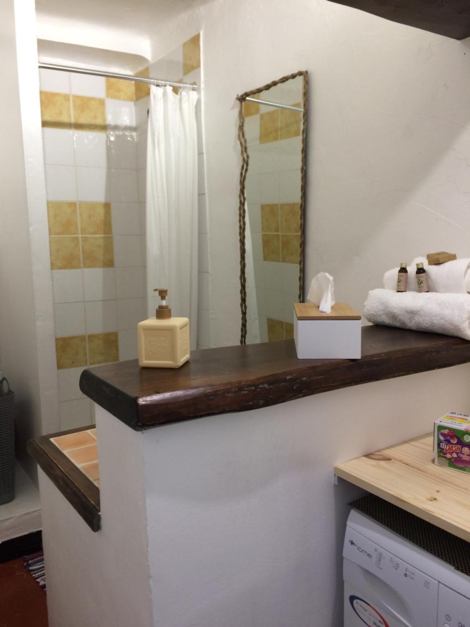 Au Coeur Du Village Provencal トゥルトゥール エクステリア 写真