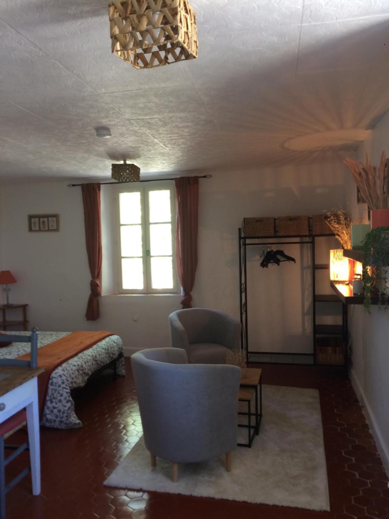 Au Coeur Du Village Provencal トゥルトゥール エクステリア 写真
